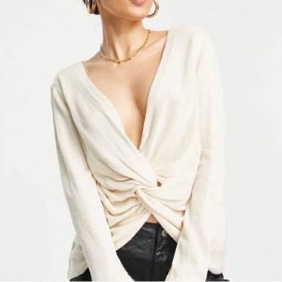 Sexy 2 Way Popcorn Sweater - Picture 3 of 8